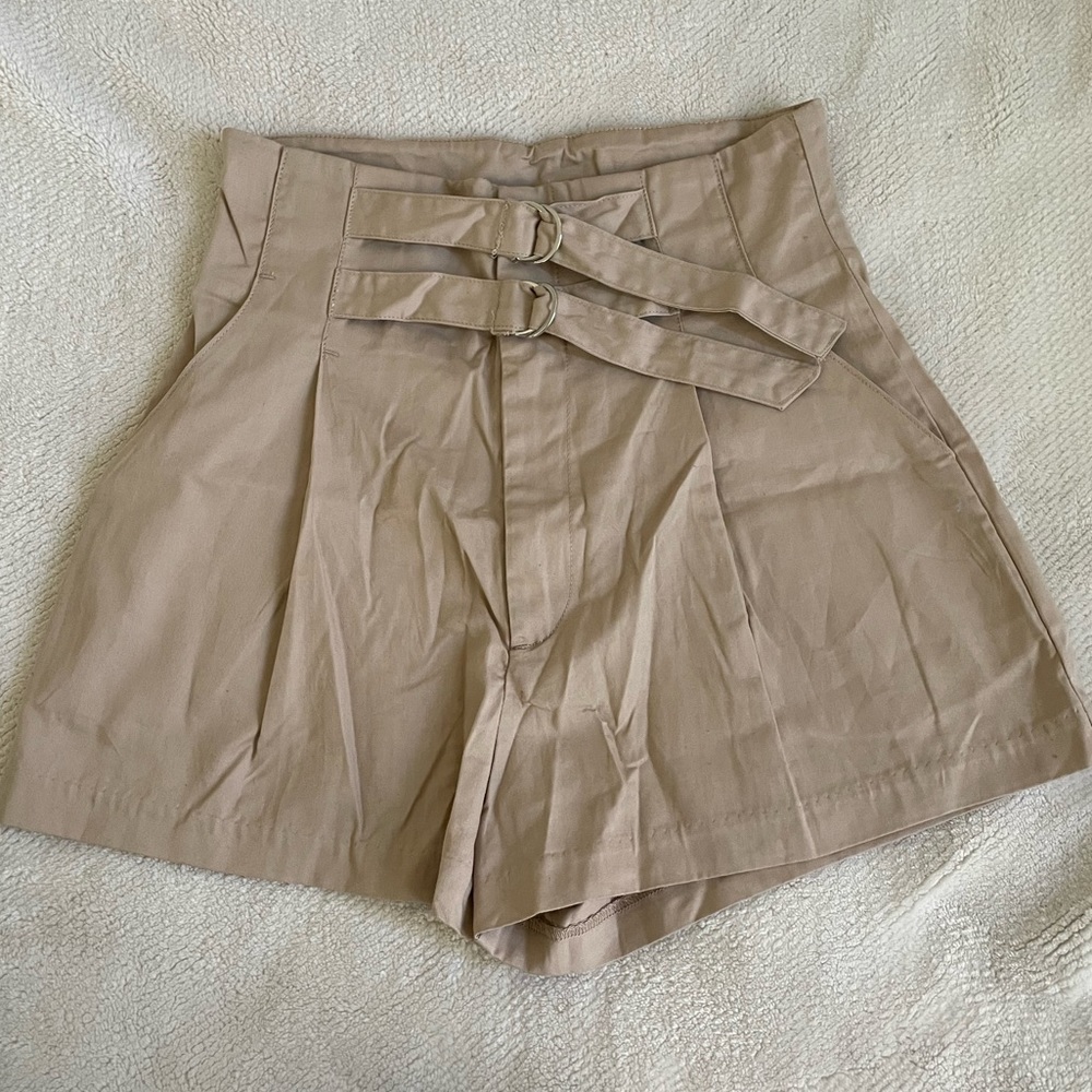 H&M high waisted khaki short